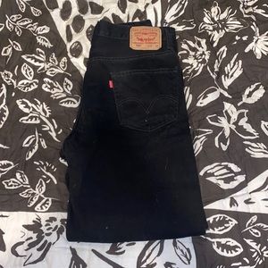 Relaxed fit Levis black jeans